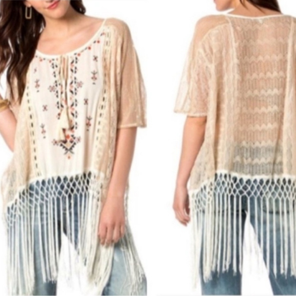 **NWT** Miss Me Boho/Southwestern Fringe Poncho Top